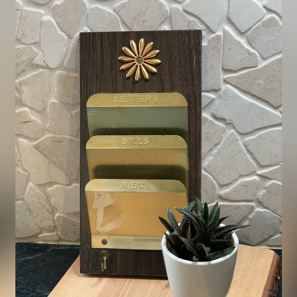VINTAGE | Wall Metal Mail Organizer |